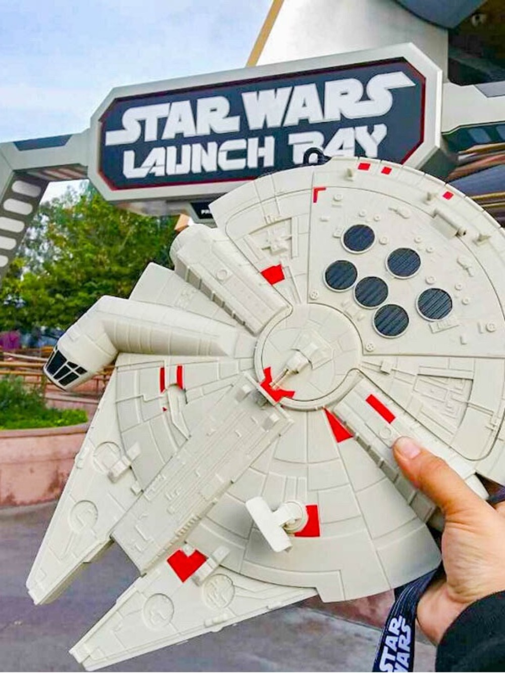 NWT Disney Parks Star Wars 2020 Light Up Millennium Falcon Popcorn Bucket